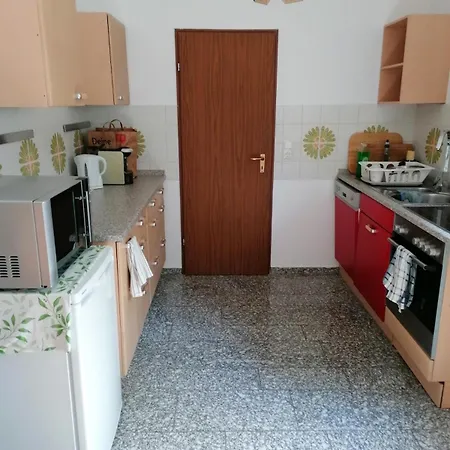 Sun Apartment *
